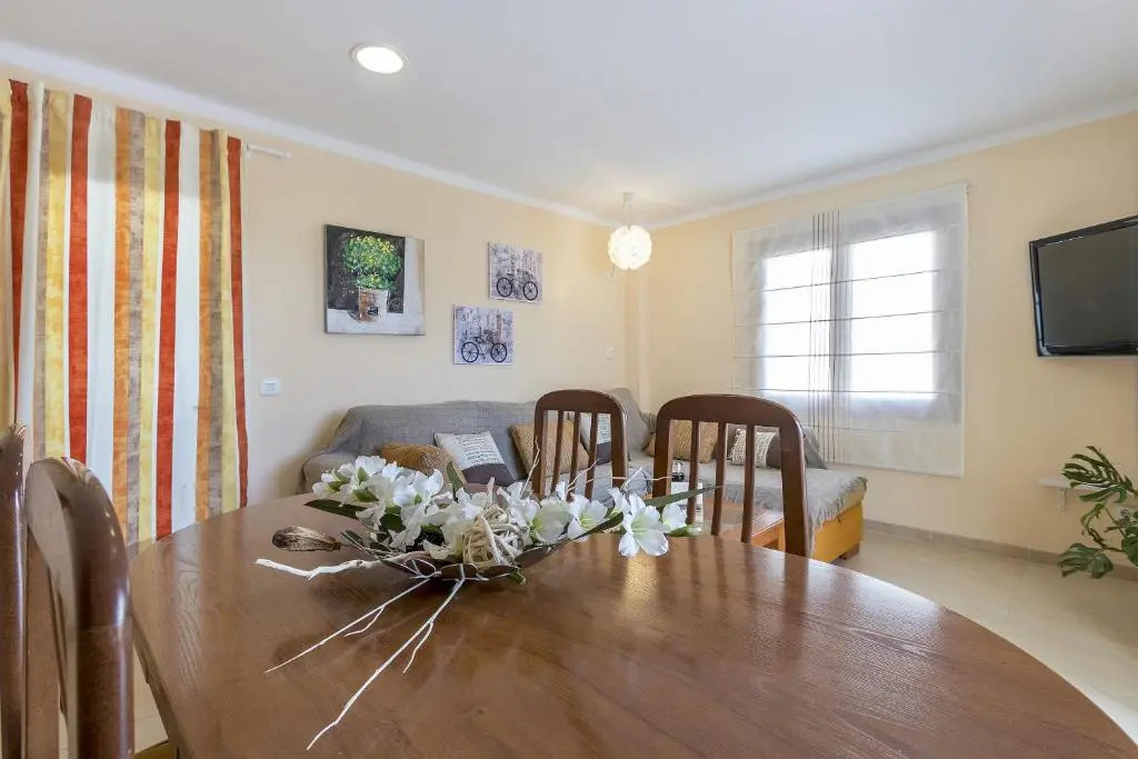 Apartment Roses12