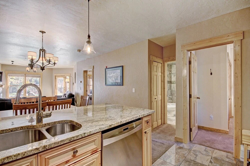 2609 Tenderfoot Lodge