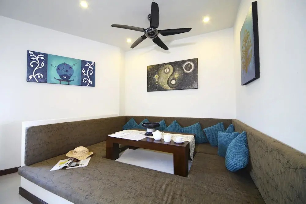Villa Hin Fa 8 Bed Seaviews in Extensive Modern Grandeur