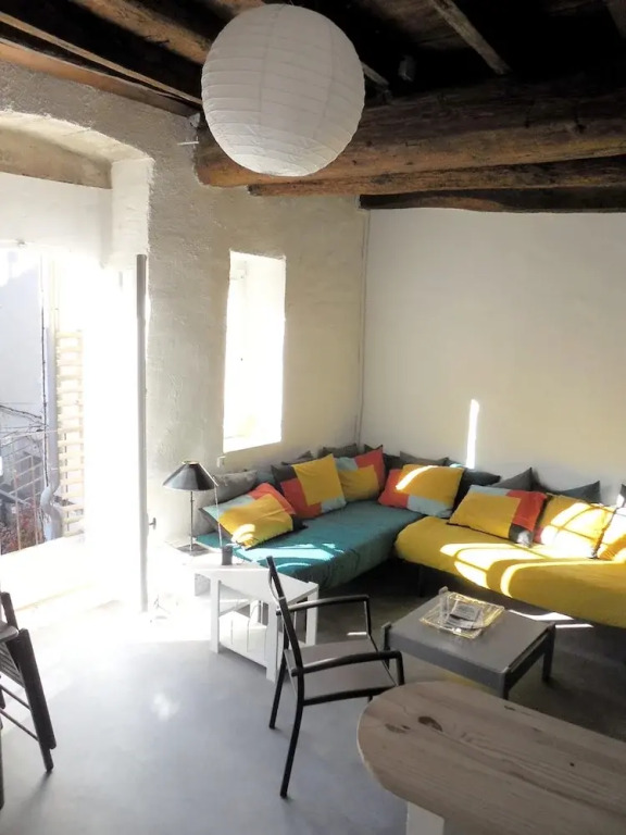 Studio in Villeneuve-lès-avignon, With Balcony