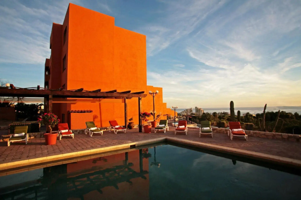 Sunrock Hotel and Suites