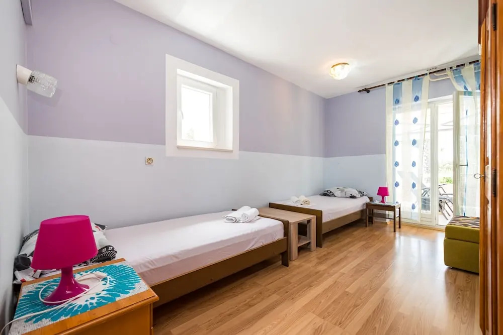 Cozy Apartment Branka With Nice Garden 6