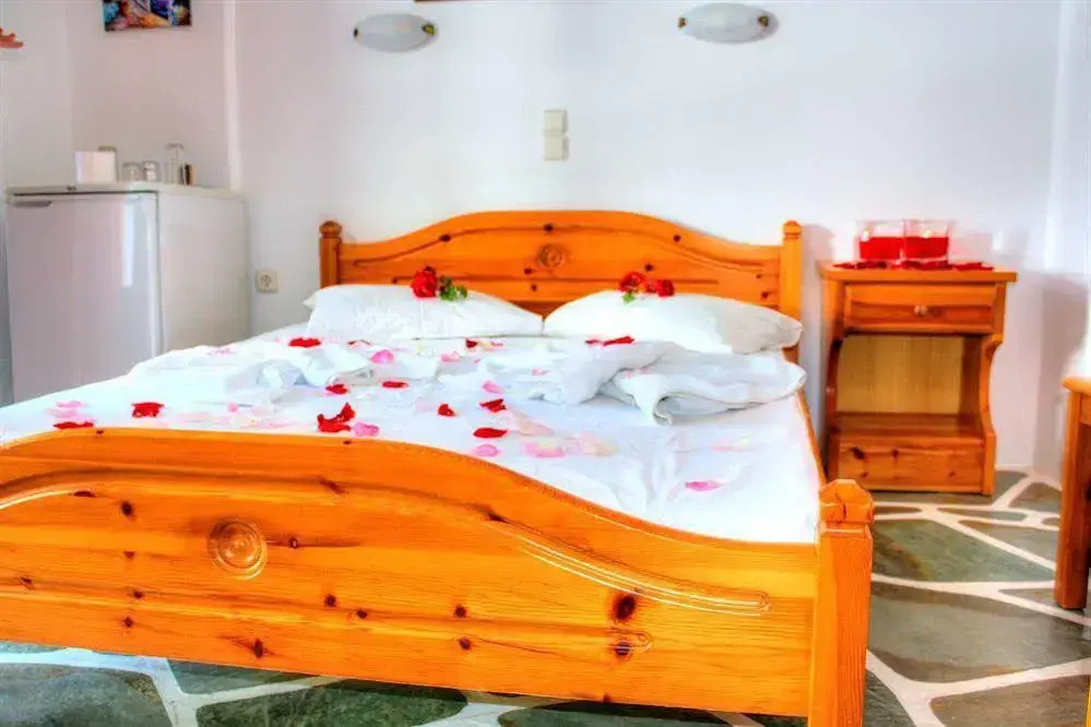 Eleni Rooms