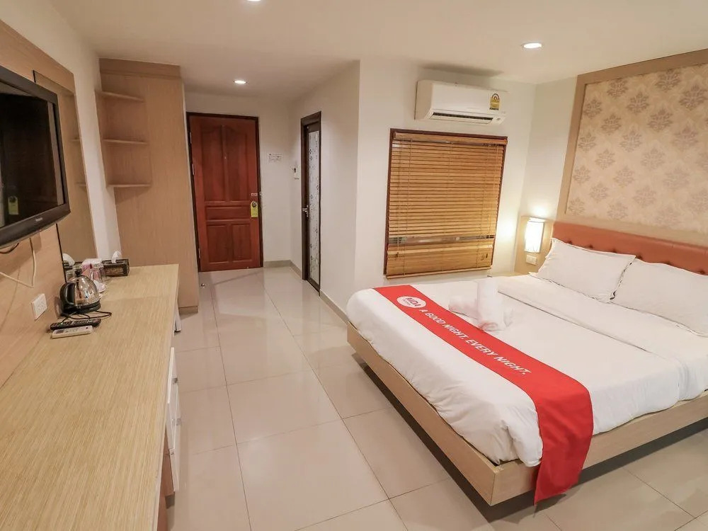 L-Seven Hotel