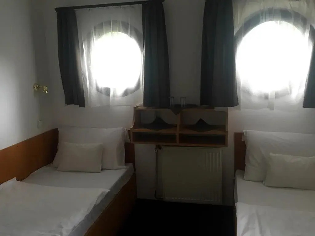 Botel Hotel Lisa