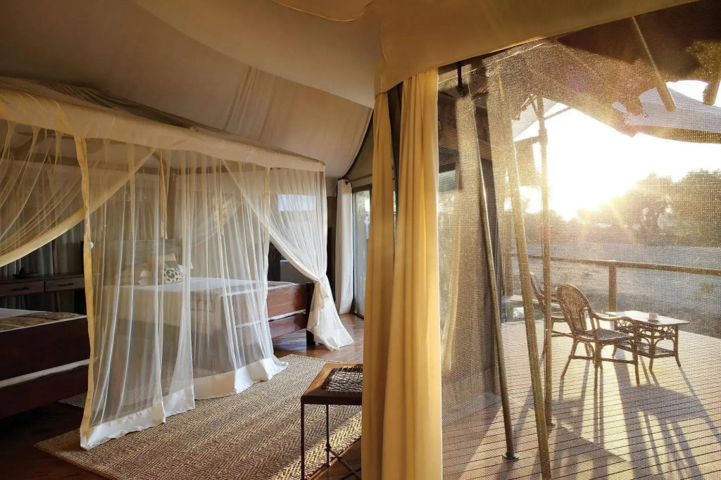 Anabezi Camp