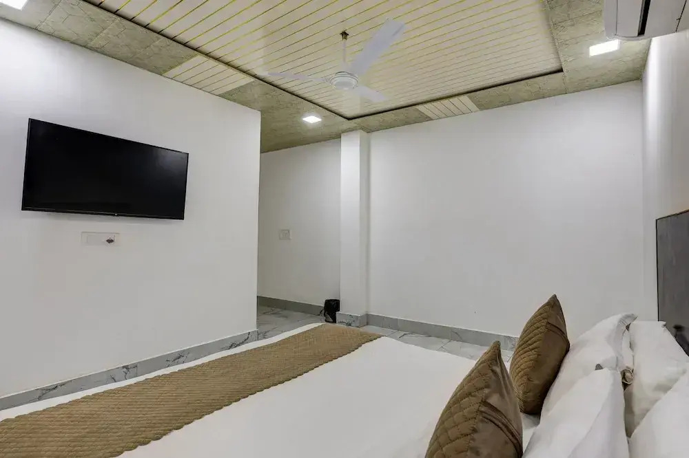 Mauryan Signature hotel Devli Khanpur
