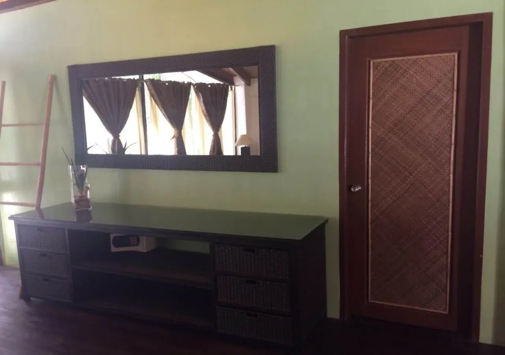Swiper's Inn Boracay