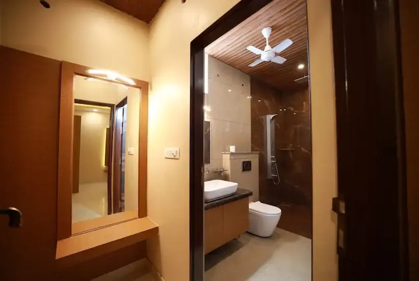 Hotel Neerja Inn