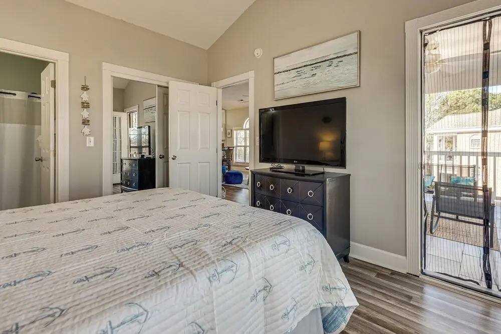 Golf, Gamble & Fish! Condo w/ Pool in Little River