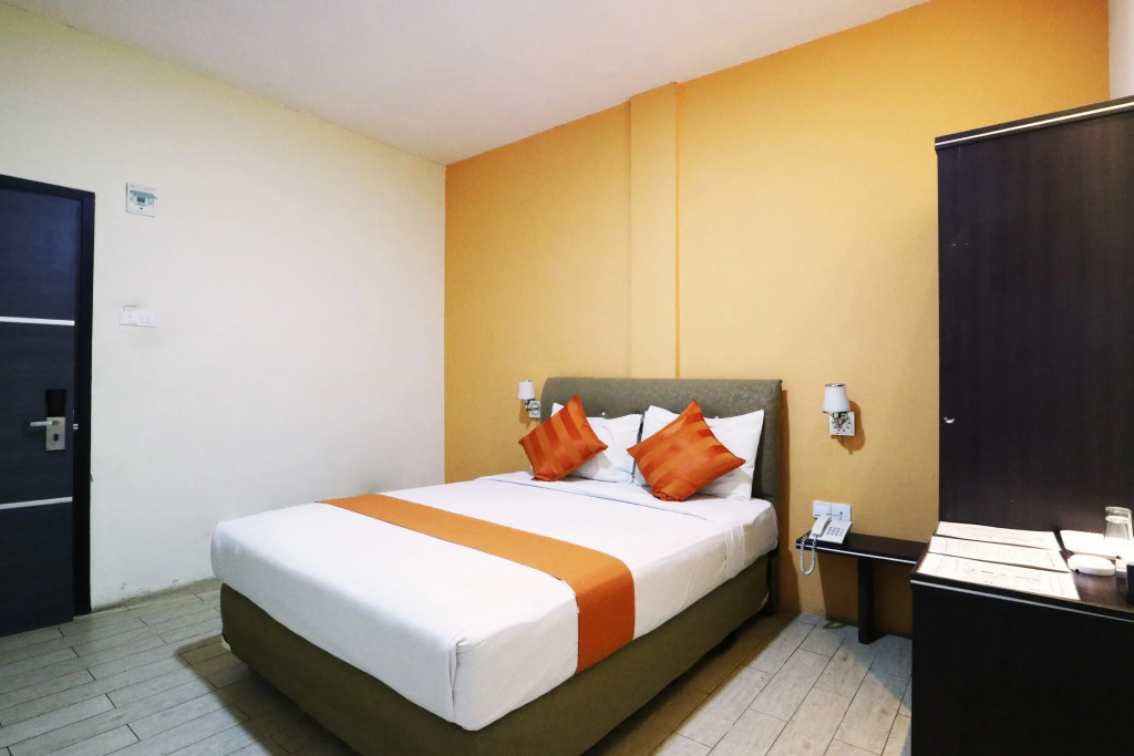 Blitz Hotel Batam Near Sultan Mahmud Riayat Shah