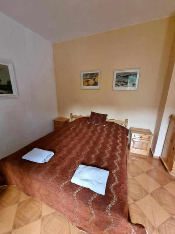 Tsar Simeon, 2 bedroom, living room and fireplace