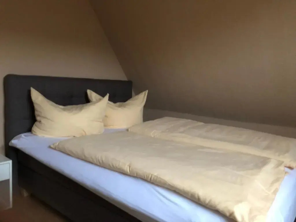 Heideweg, 3 Zimmer Obergeschoss Appartement mit Garten-Sitzplatz