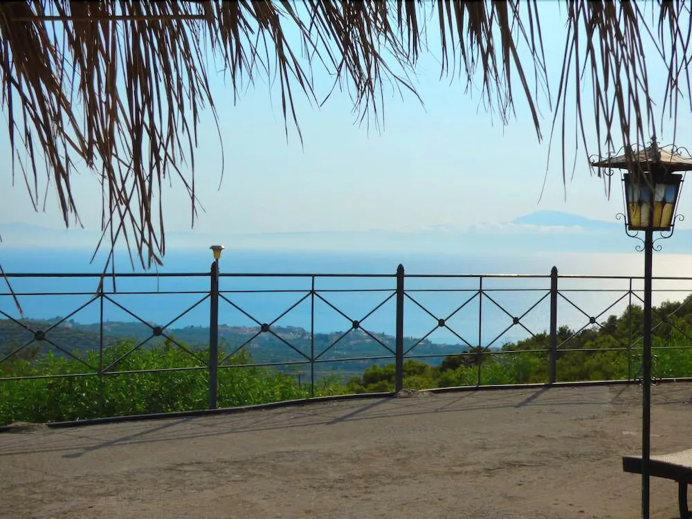 Sea View Studio With Garden 7min To The Beach