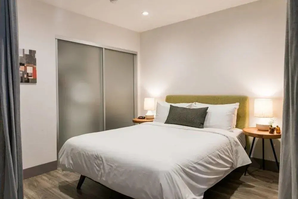 Modern & Spacious 2-Bedroom DTLA