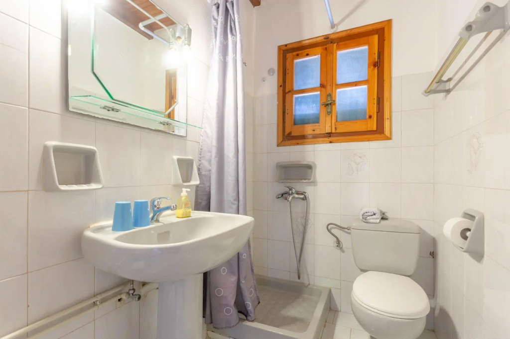 Sofia Large Private Pool Walk to Beach Sea Views A C Wifi Car Not Required - 1552