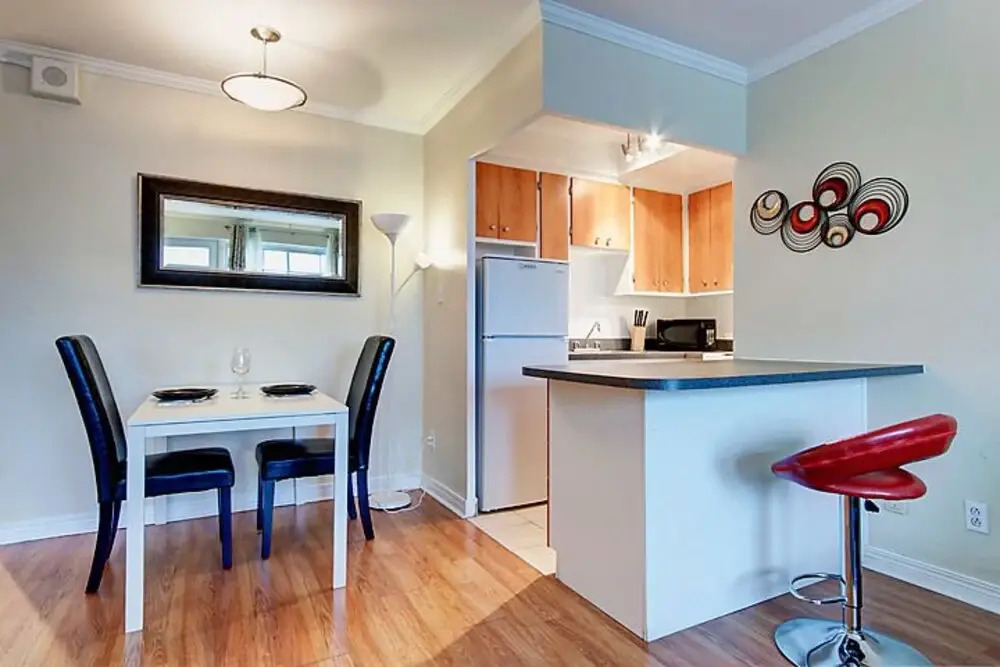 1-Bedroom Crescent Street by Hometrotting