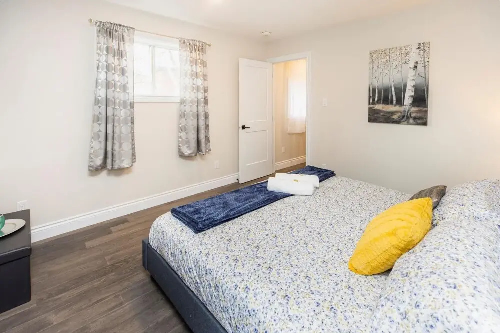 2BR Units With King Bed - Mins to Byward Market