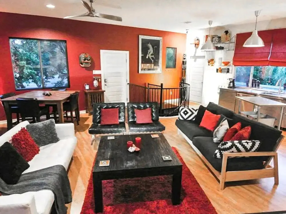 3BR 2BA Rooftop Deck East Downtown by RedAwning