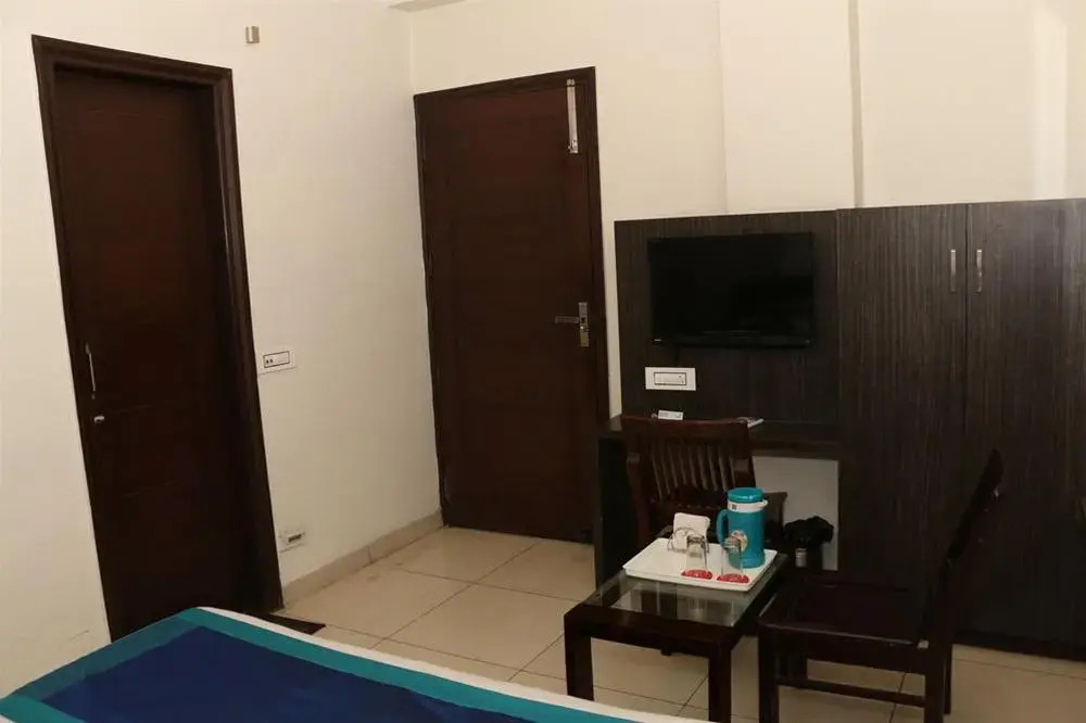Hotel 9 Inn