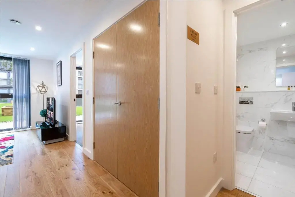 CALIBER STAYS Apartments & Homes - The Athena Suite- 1 Bedroom Serviced Apartment - City Centre