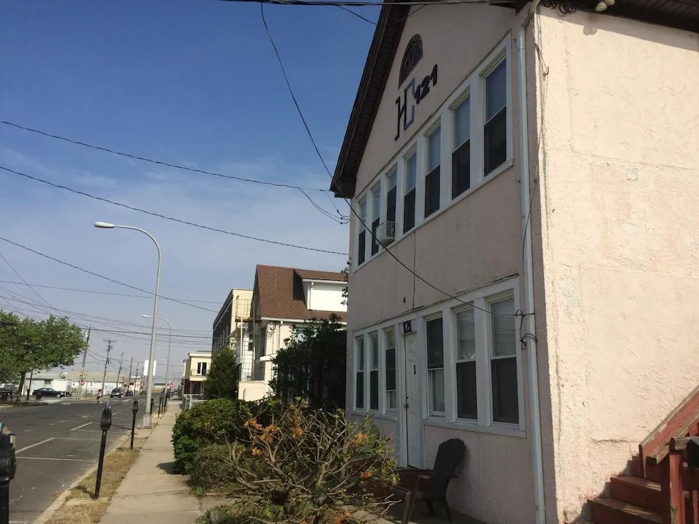 HC-121 Beach Haus