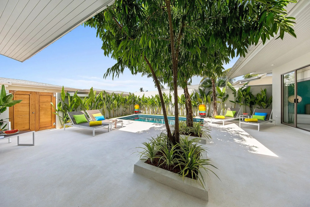 Villa White Orchid