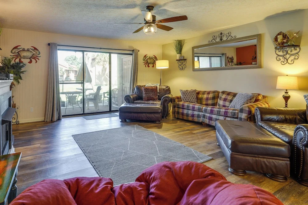 Walk to Beach: PCB Condo w/ Oceanfront Pool Access