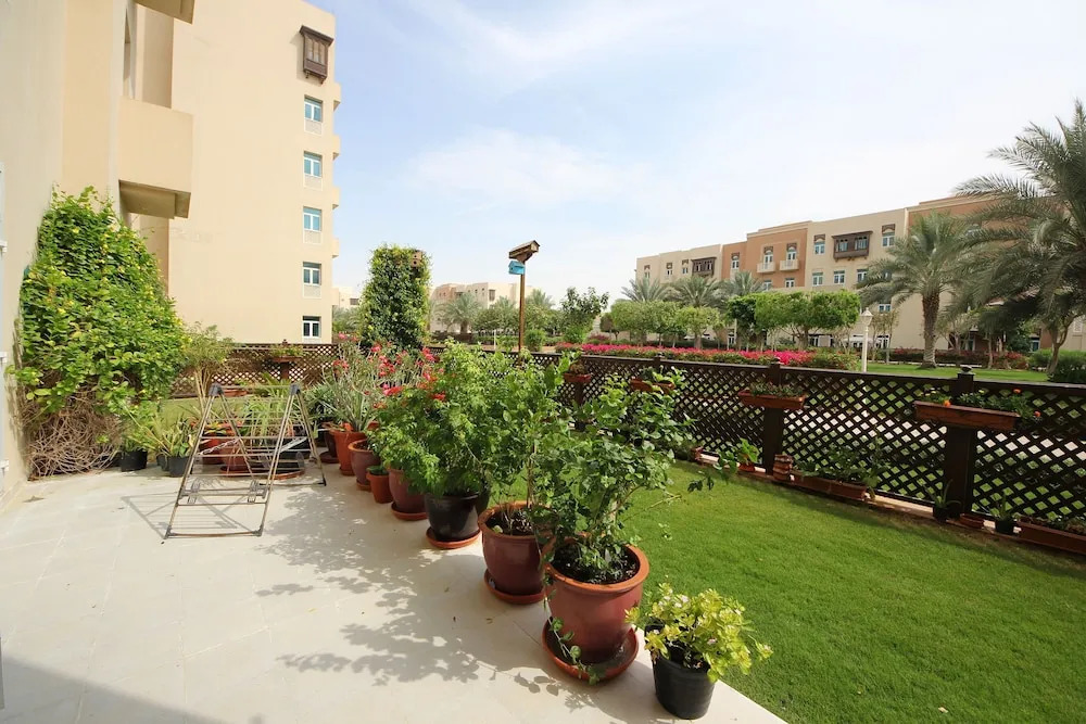 Signature Holiday Home-Masakin Al Furjan