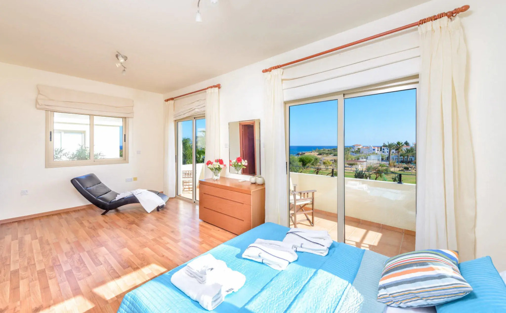 Ariadne Villa