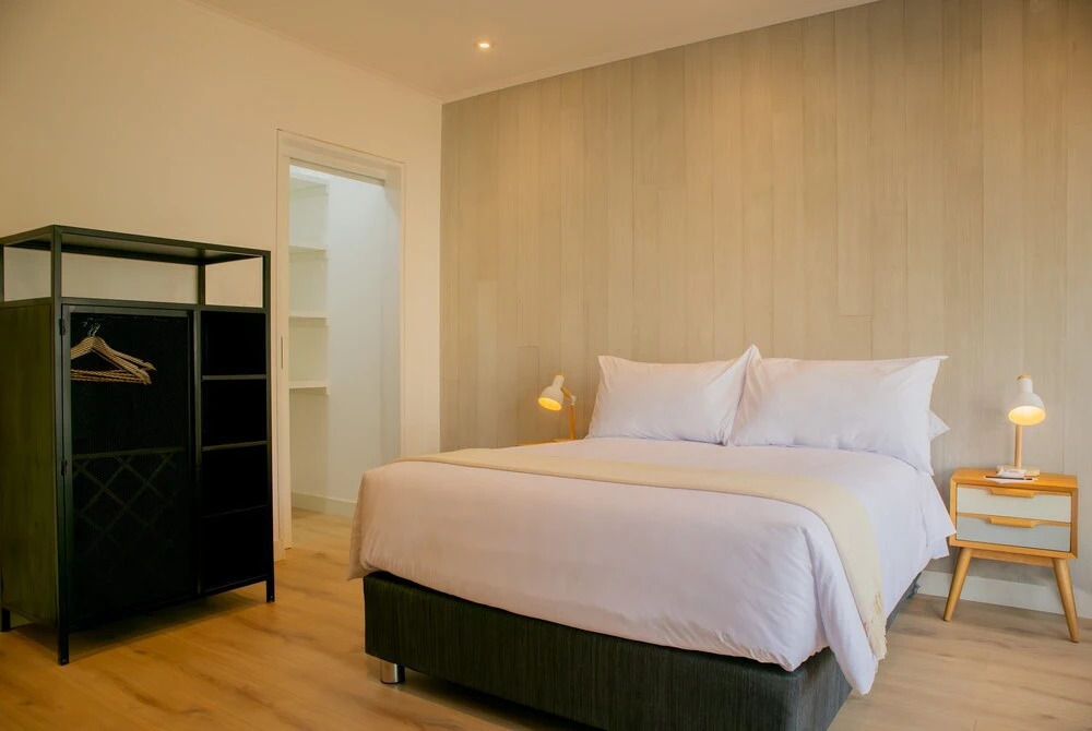 w Inviting 3BR w Balcony in Hip Miraflores