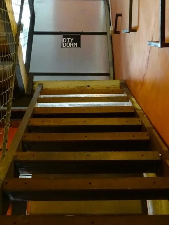 DIY Dorm - Hostel