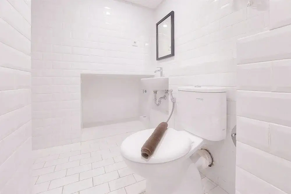 Spacious and Comfort Studio Loft at Kingland Avenue Apartment