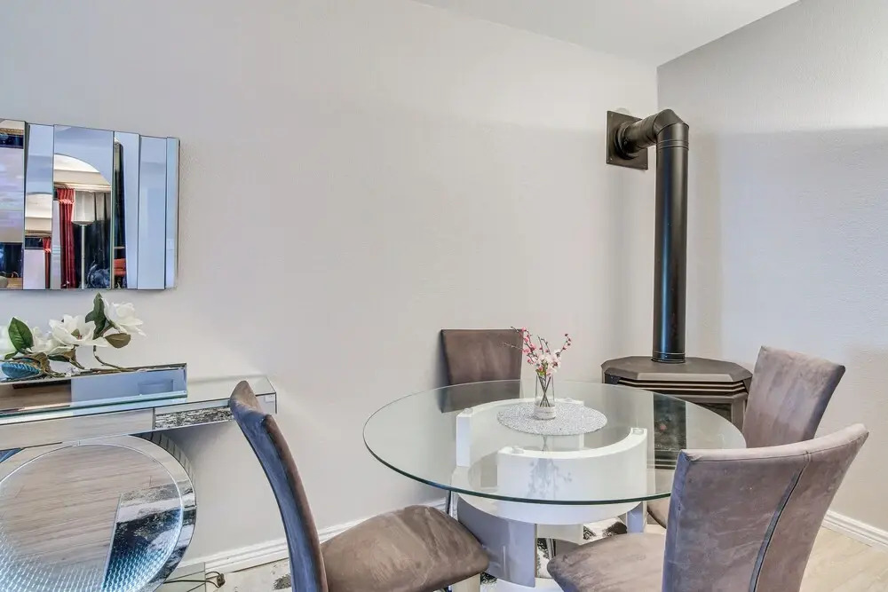 4 Mi to Broadmoor! Apt w/ Movie Theater & Mtn View