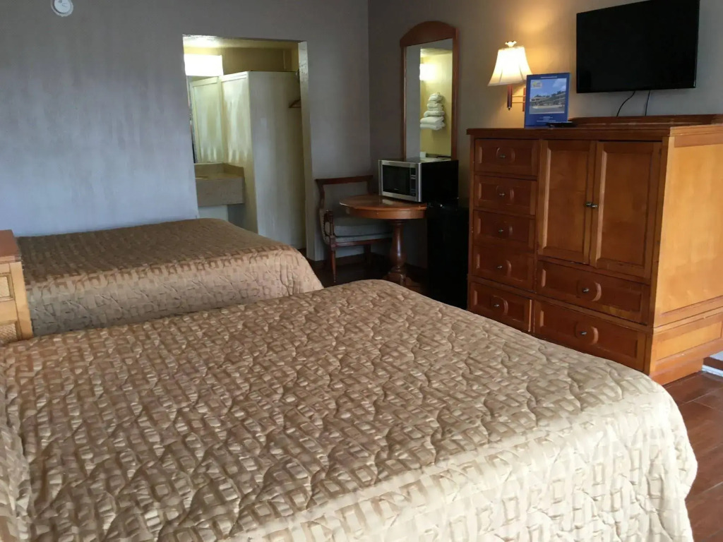 All Seasons Lodge