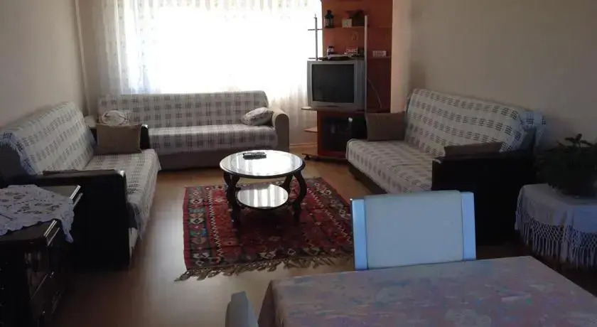 Mavi Ev