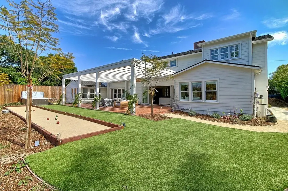 Montecito Luxe Home "location, Location, Location!!" 4 Bedroom Residence by Redawning