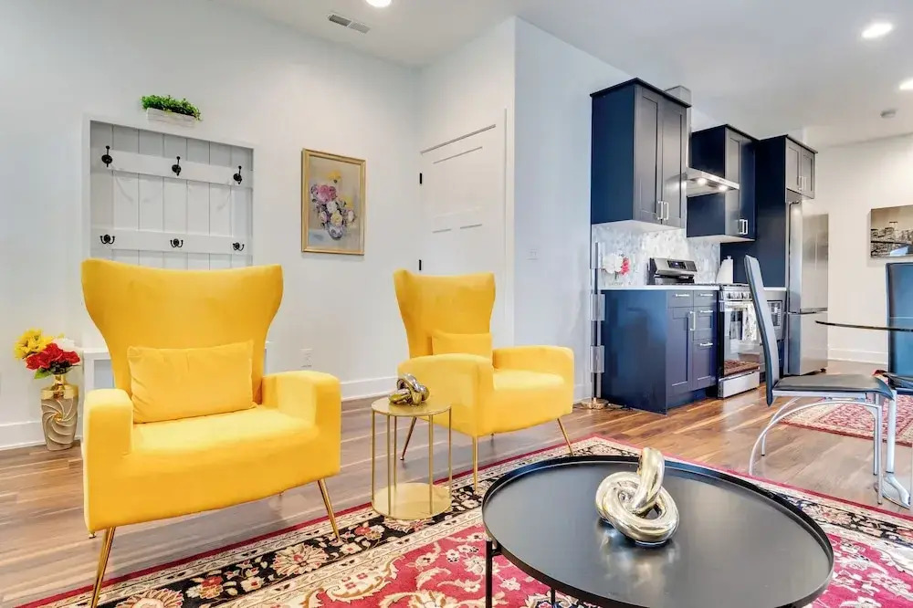 Walk to Parks: Dog-friendly Gem in Indianapolis!