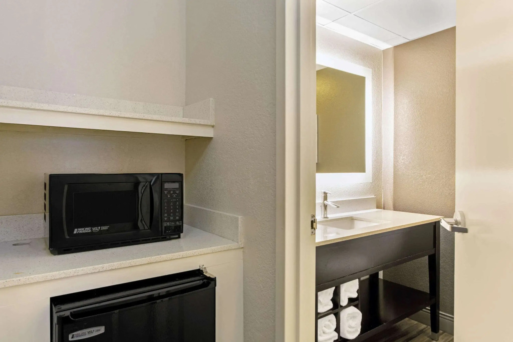 La Quinta by Wyndham Boston-Andover