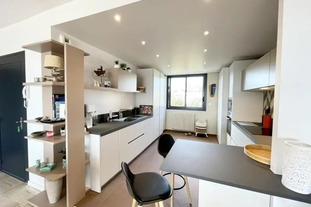 LUXURY T3 neuf de standing Front de mer vue 180