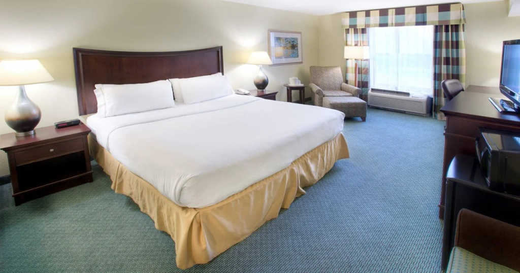 Holiday Inn Express Indianapolis Airport by IHG