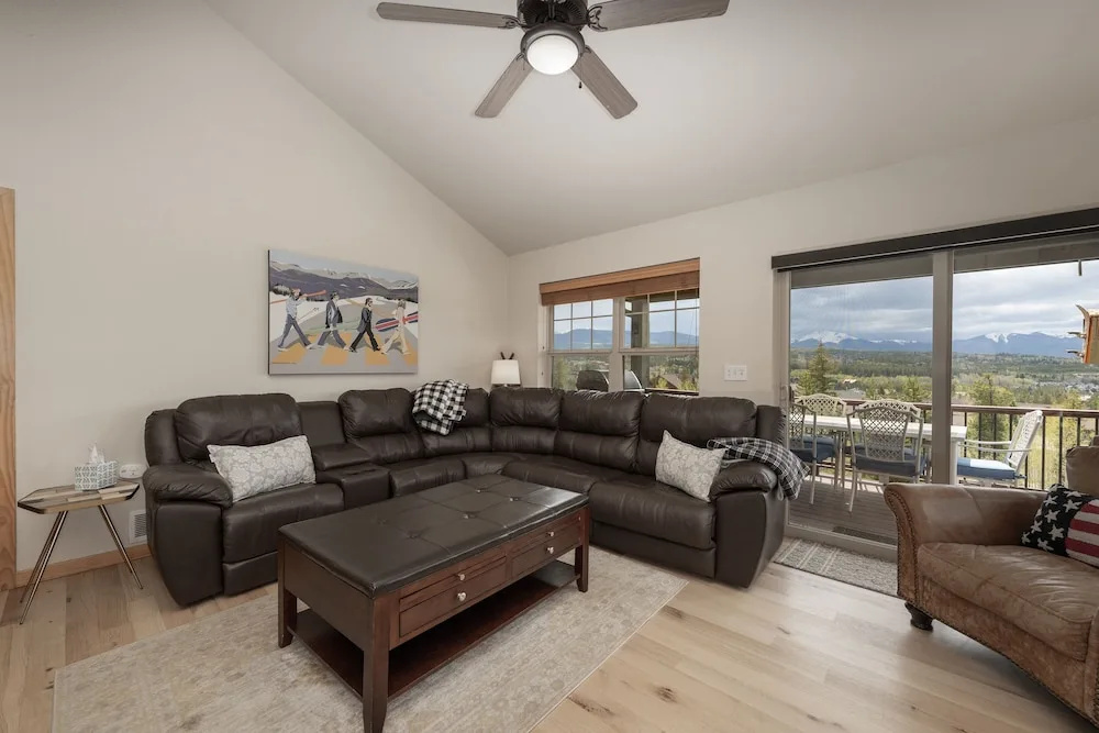 130 Discovery Court At Rendezvous 3 Bedroom Home