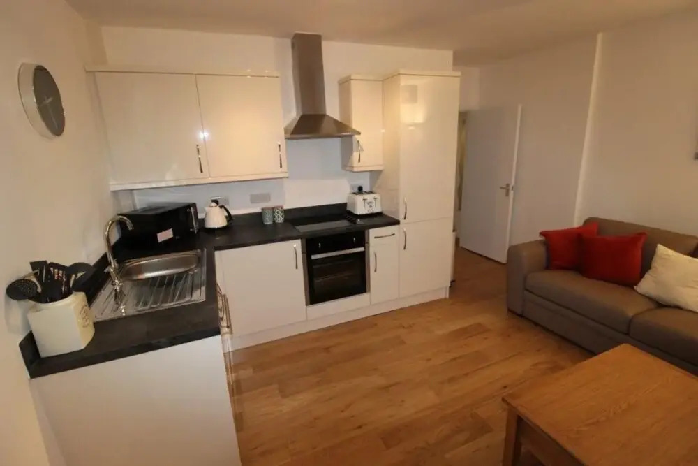 Flat 8 Palm Court