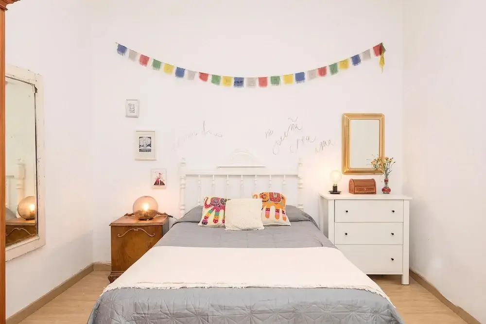 Starlight in Cadiz With 3 Bedrooms and 1 Bathrooms