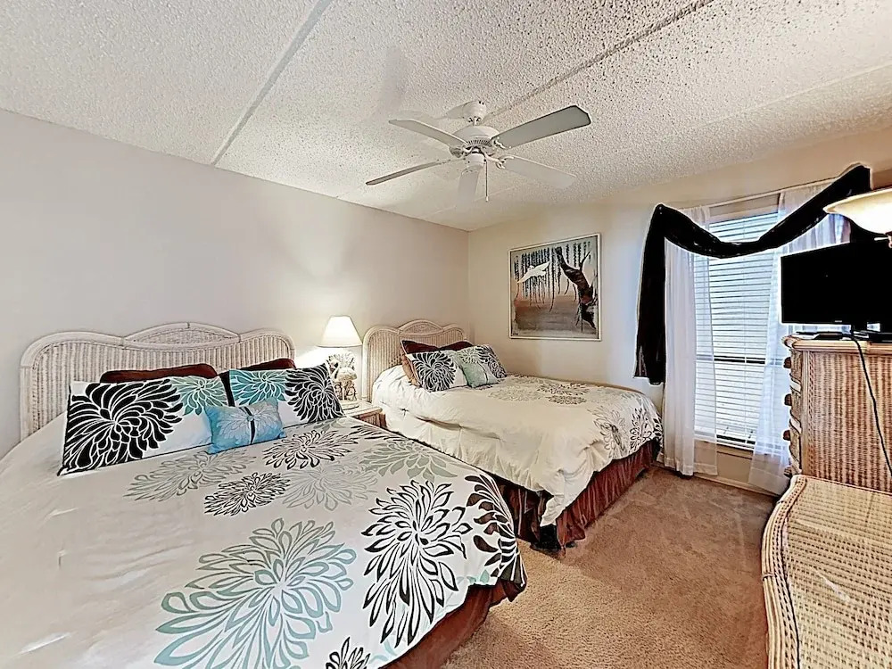 New Listing! Bright Beachfront Getaway W/ Balcony 2 Bedroom Condo