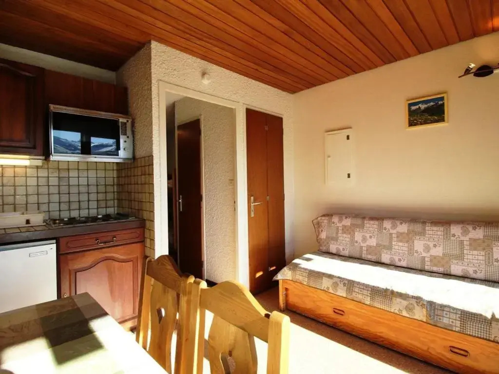 Appartement Auris, 1 pièce, 3 personnes - FR-1-297-69