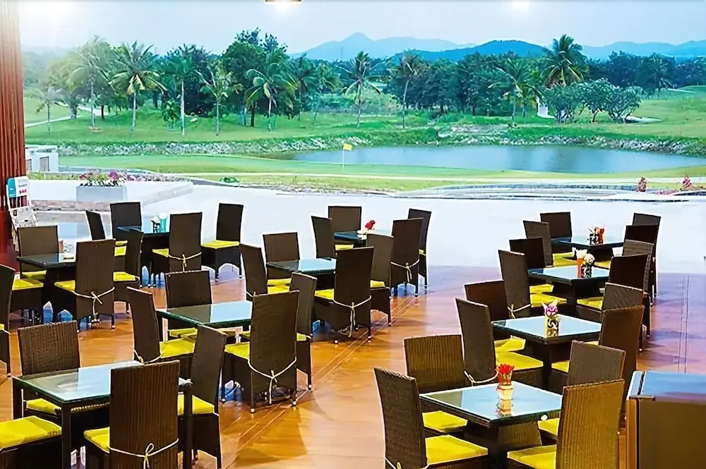 Majestic Creek Golf Club & Resort