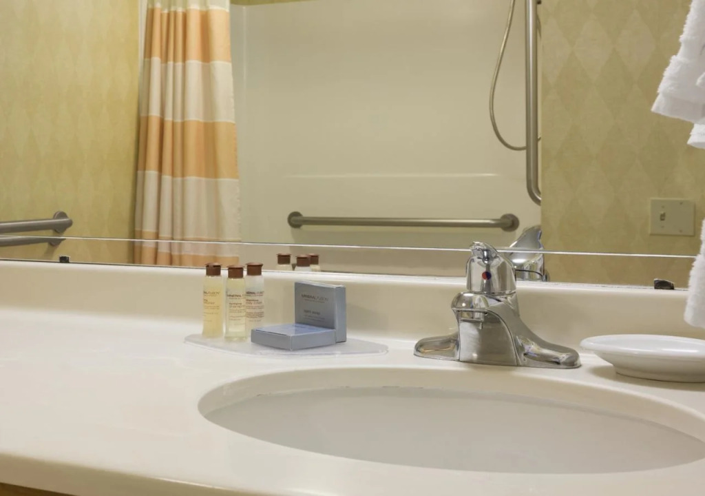 Philadelphia Suites at Airport - An Extended Stay Hotel