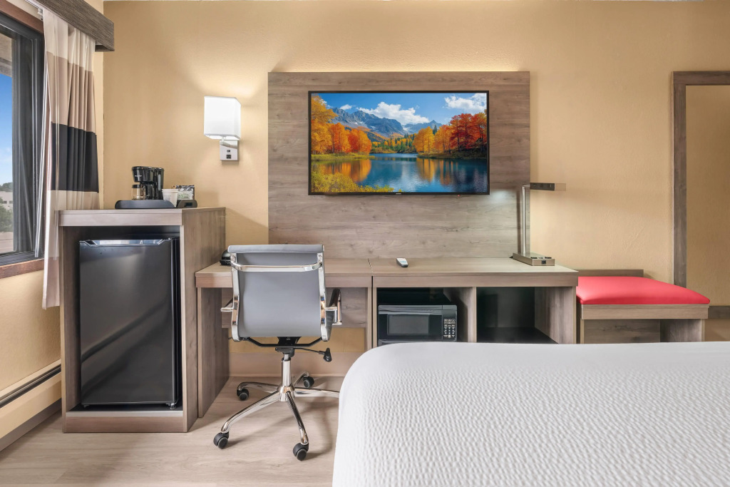 Ramada by Wyndham Minneapolis Golden Valley