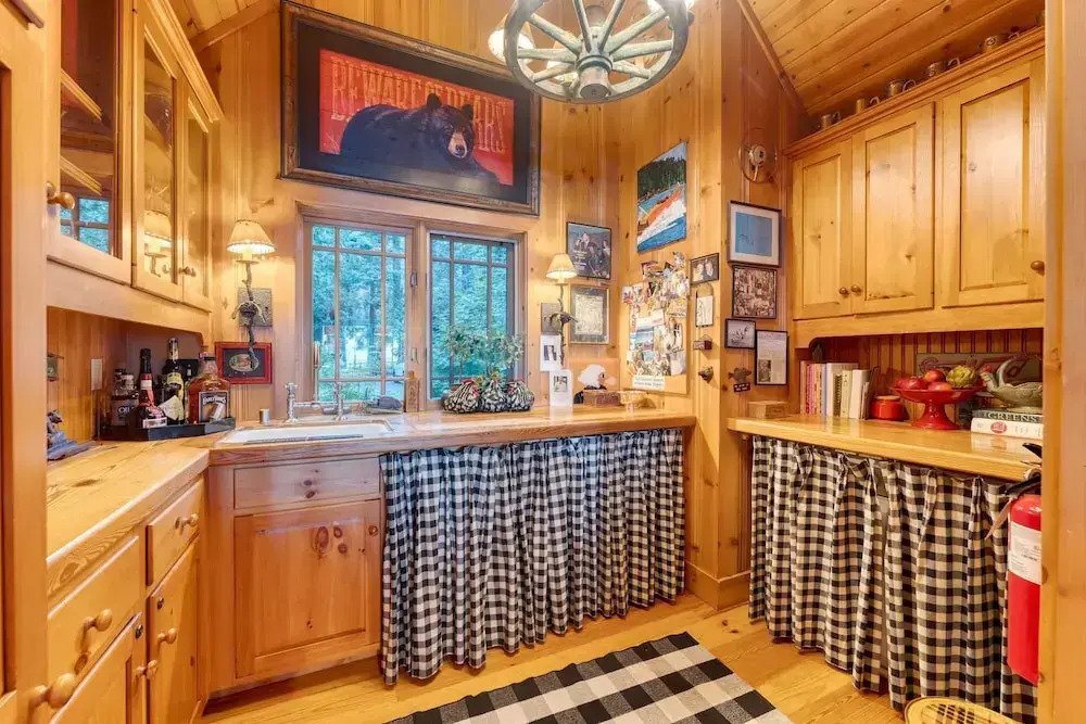 Homewood Lakefront by Avantstay Private Beach Lake Access Views